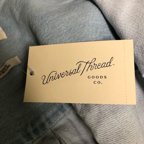 Women’s Relaxed Fit Denim Button-Down Shirt - Picture 5 of 6